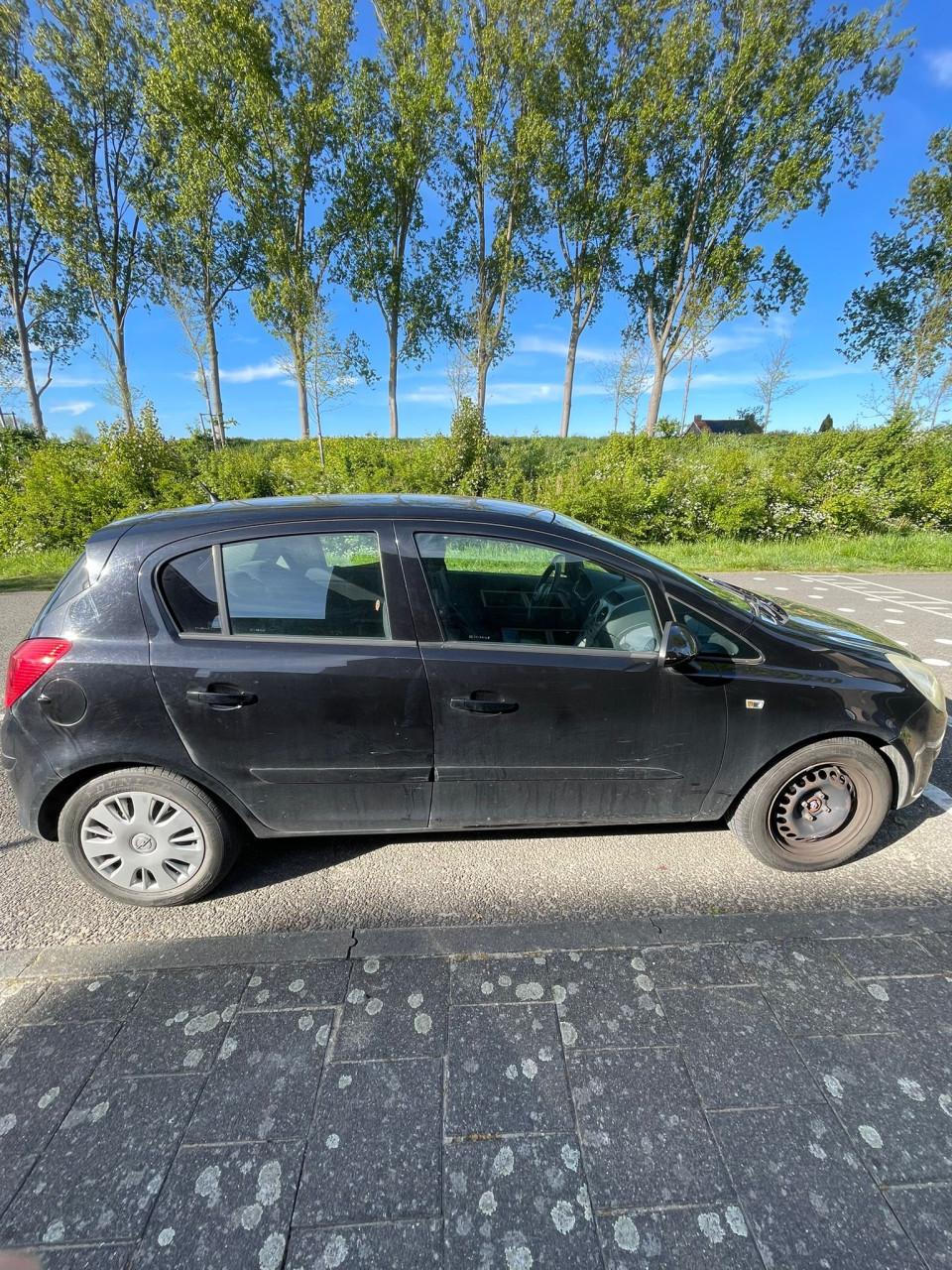 Opel Corsa zwart