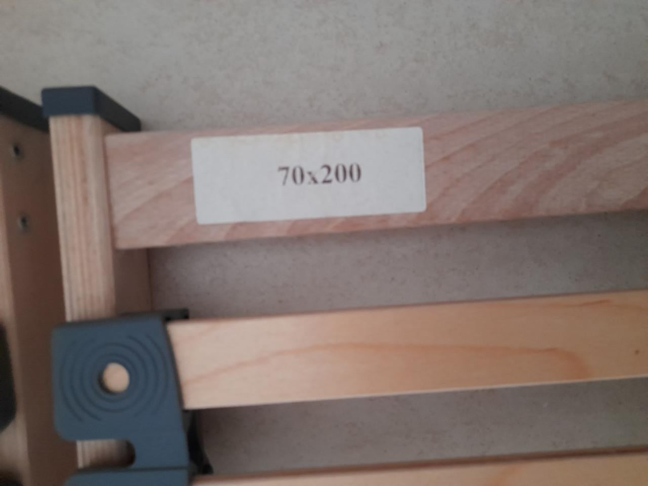 2 stevige Lattenbodems 70 x 200 (z.g.a.n.)