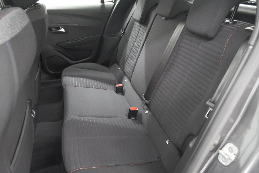 Peugeot 208 puretech 100 eat8 allure | navigatie | parkeersensoren | cruise