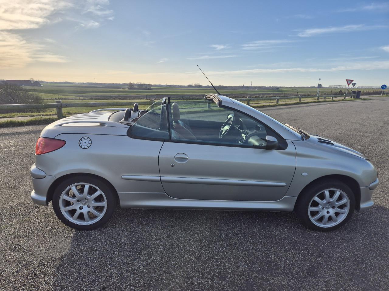 Peugeot 206 CC 1.6-16V Cabrio