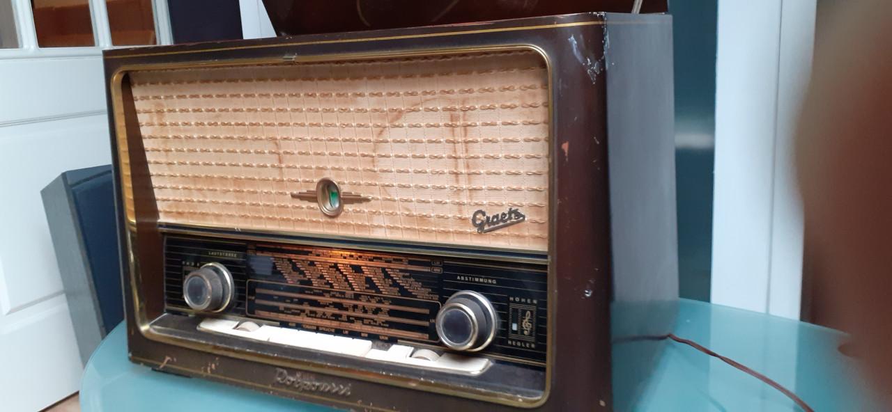 Radio vintage met pick up pepertum ebner merk greatz 428