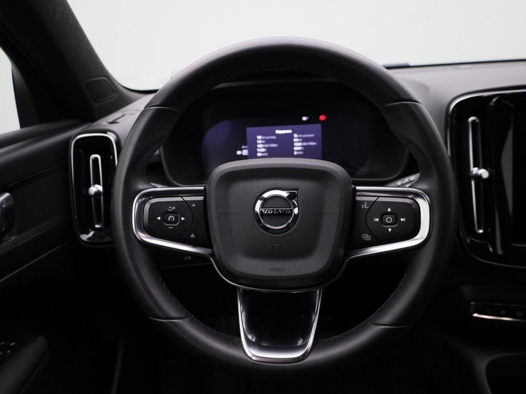 Volvo XC40 recharge core 70 kwh | automaat | apple carplay / android auto |