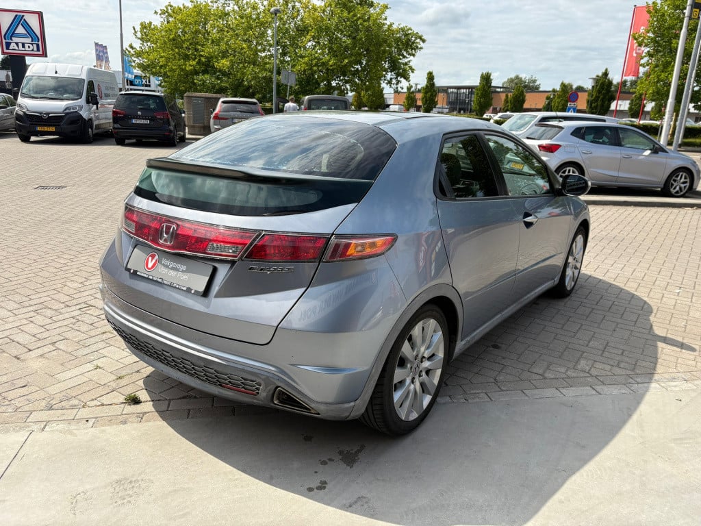 Honda Civic 1.8 executive