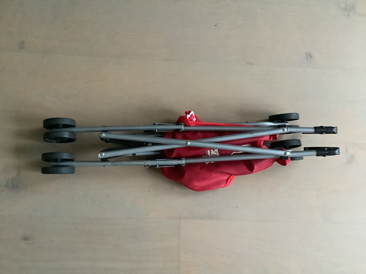 Inklapbare Nijntje buggy voor pop