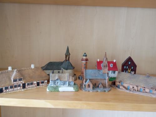 8 huisjes van diverse landen