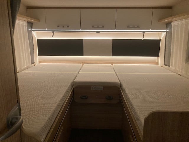 Prachtige 4 pers. automaat camer huren / Te koop camper Sunlight T 68