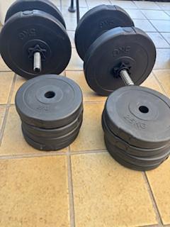 Halterbank met dumbels