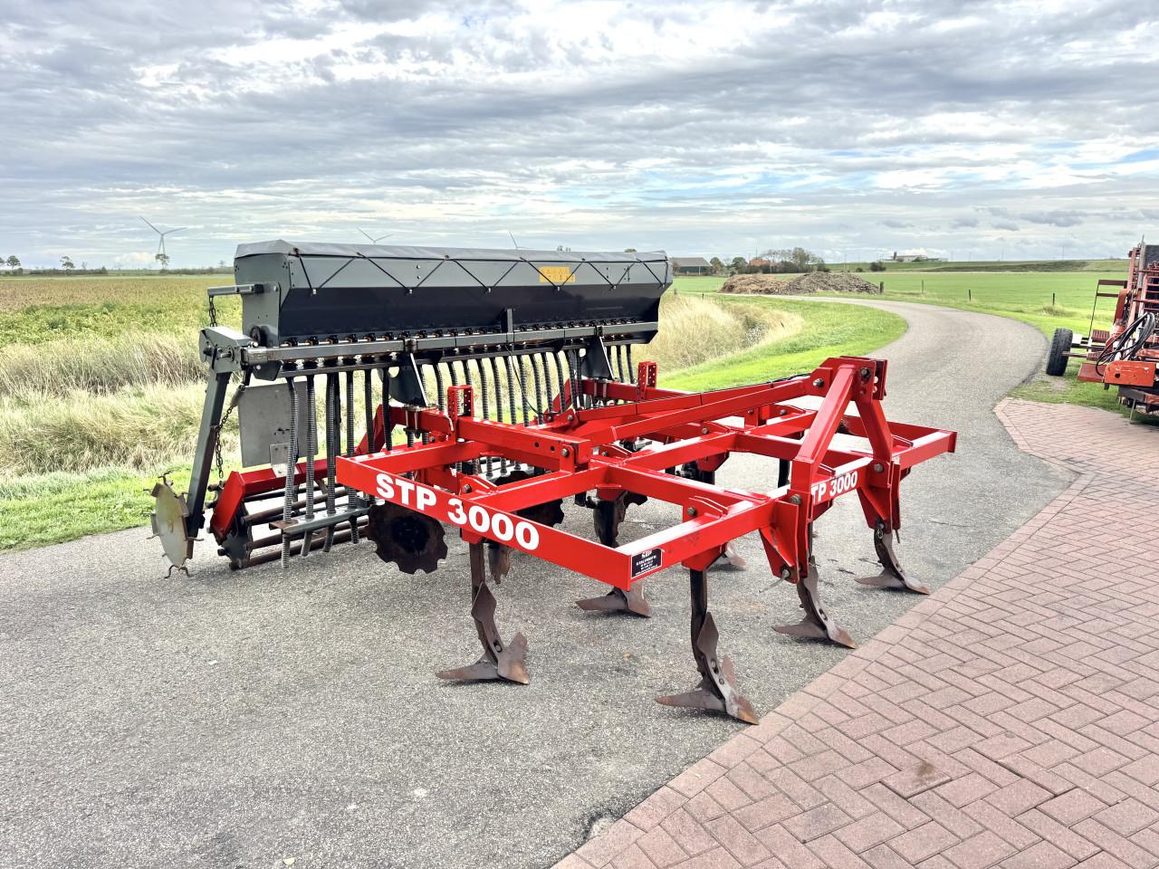 Vleugelschaar cultivator / Unia zaaimachine