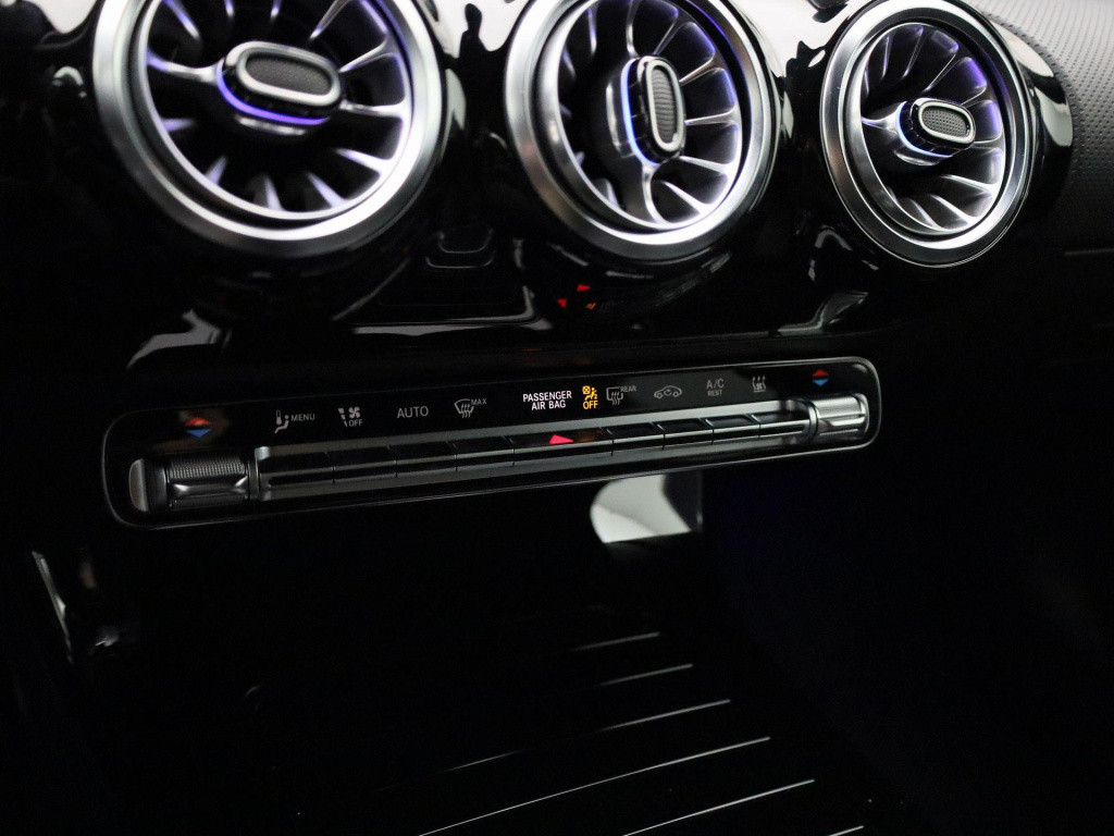 Mercedes-Benz Cla shooting brake 250 e amg line | automaat | stoel verwarmi