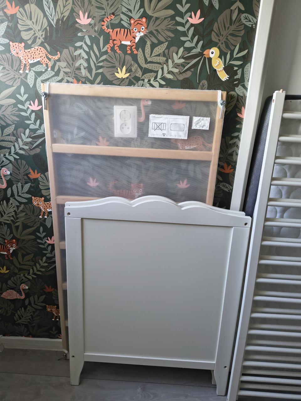 Prachtig wit ledikant, inclusief bodem en IKEA matras 60x120