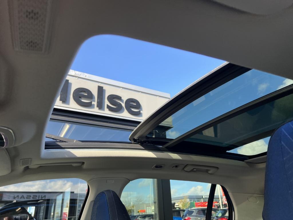 Lynk & Co 01 1.5 261pk phev , 360gr camera , pano dak , adaptive cc , car p