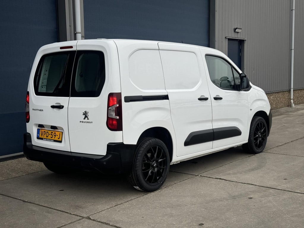 Peugeot Partner 1.5 bluehdi premium airco / cruise controle / navi / n.a.p 