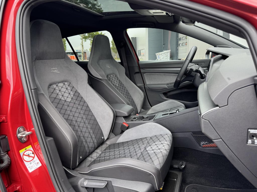 Volkswagen Golf 1.5 etsi r-line nl-auto! | panoramadak | harman/kardon | sp