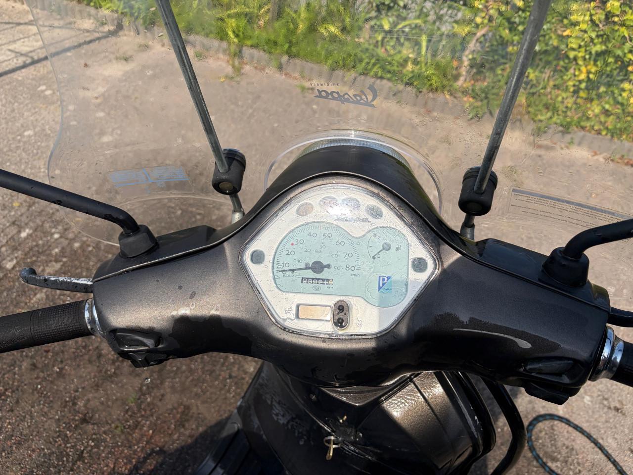 Vespa Piaggio LX 50 C38 - Blauw kenteken - Loop/sloop