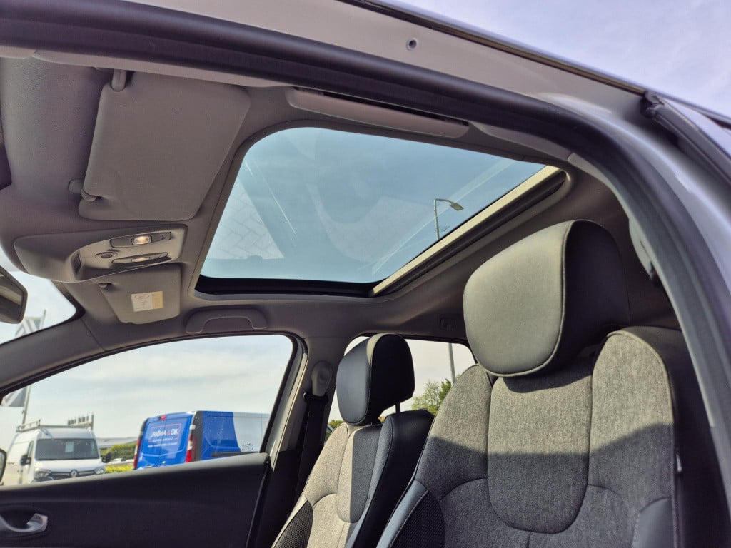 Renault Captur 1.3 tce 150 edc automaat intens panorama dak, trekhaak, navi