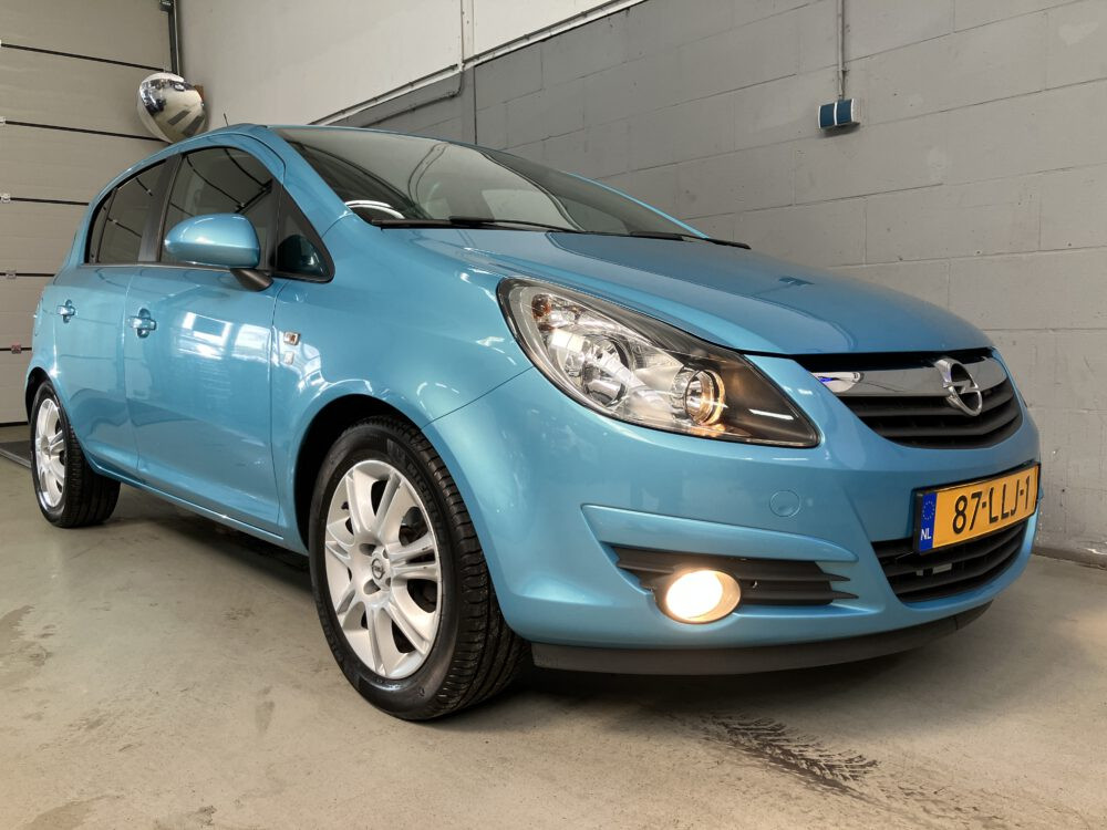 Opel Corsa 1.4-16V '111' Edition