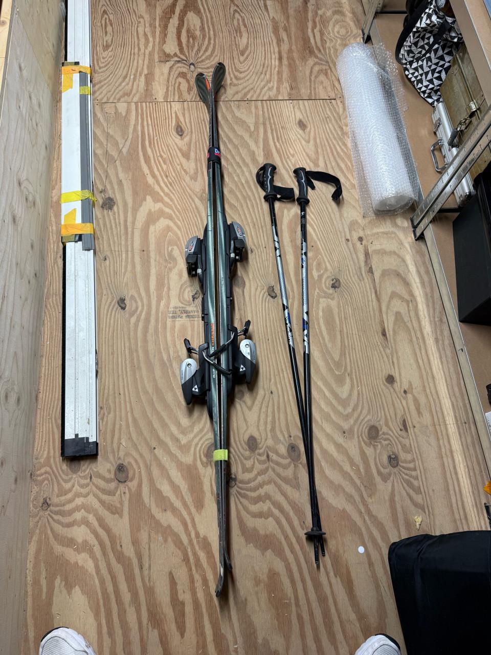 Fischer AMC 73 Carve ski’s 164cm + bindingen + stokken