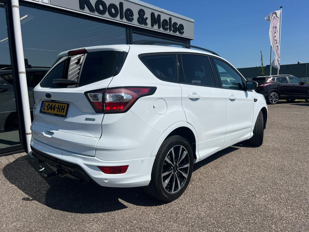 Ford Kuga 1.5 ecoboost 150pk 2wd st line ,panodak , trekhaak , carplay