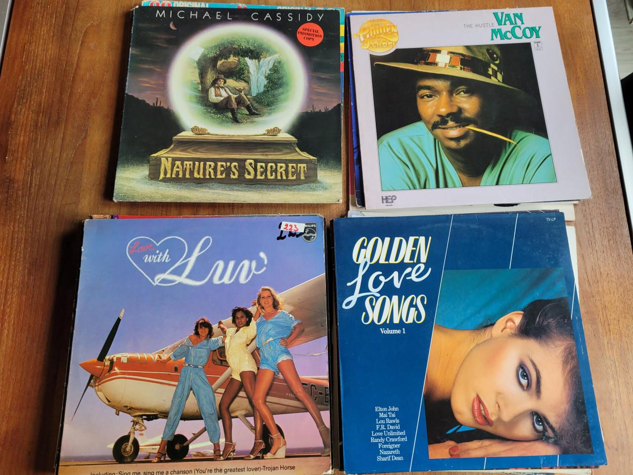 24 LP's Pop / Disco in goede staat!