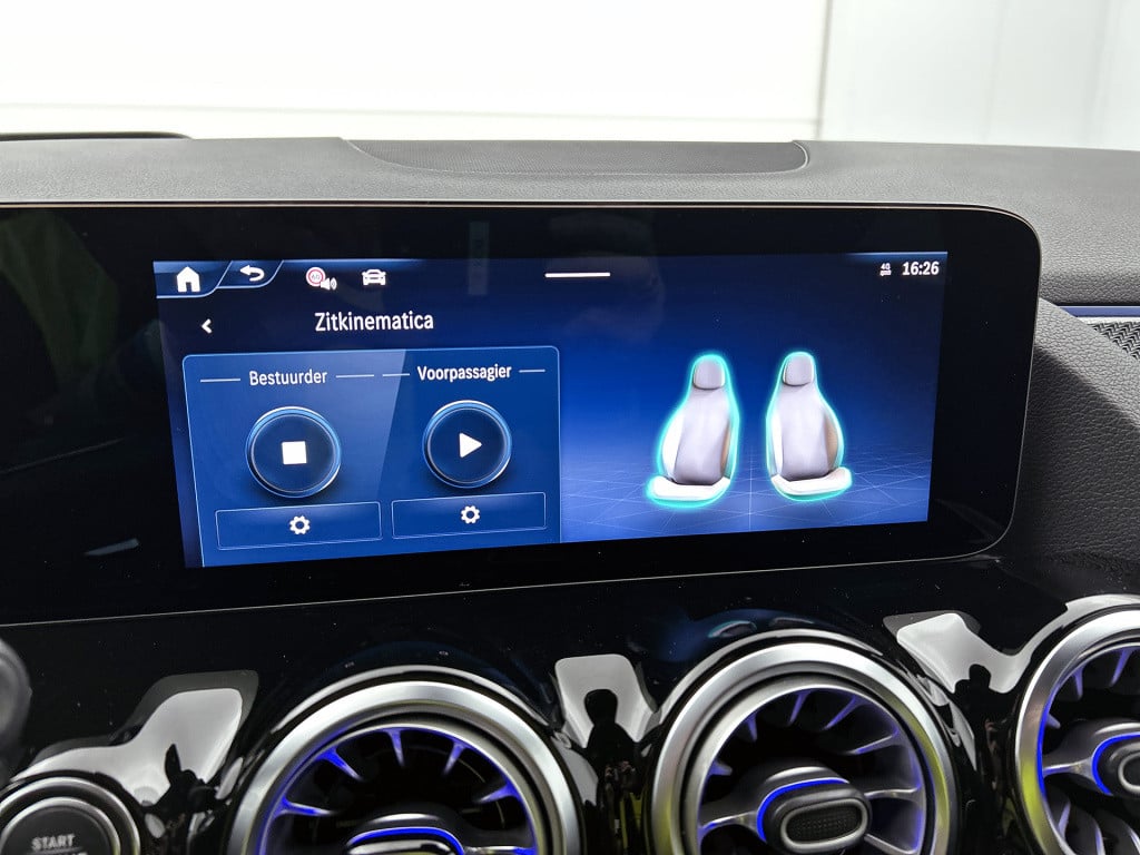 Mercedes-Benz Gla-klasse 250 e business solution amg | premium plus pakket 