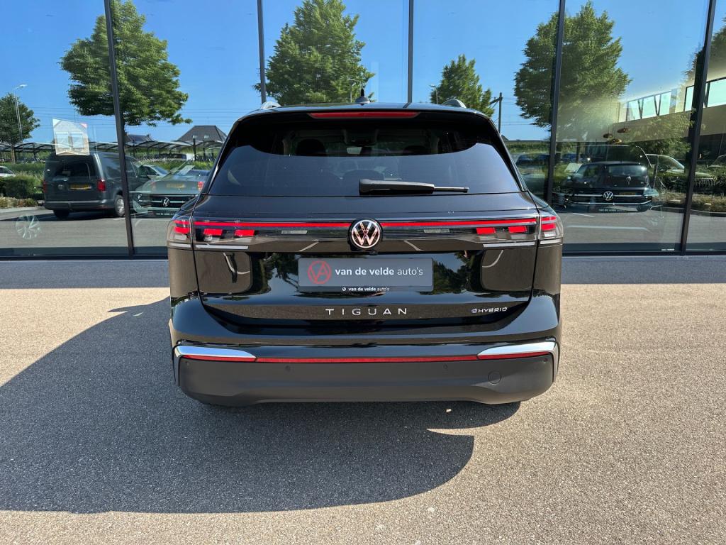 Volkswagen Tiguan 1.5 ehybrid elegance 204pk | trekhaak | camera | head-up 