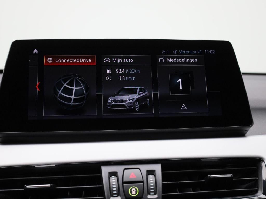 BMW X1 sdrive18i high executive | apple carplay / android auto | stoel- stu