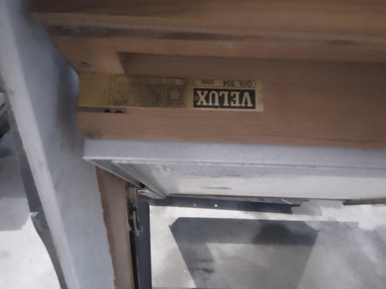 2× Velux dakraam ggl 304