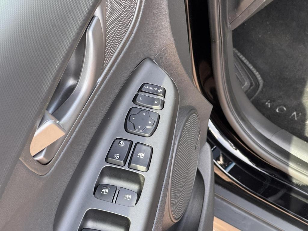 Hyundai Kona ev premium 64 kwh black edition soh 96,4% + schuif-/kanteldak!