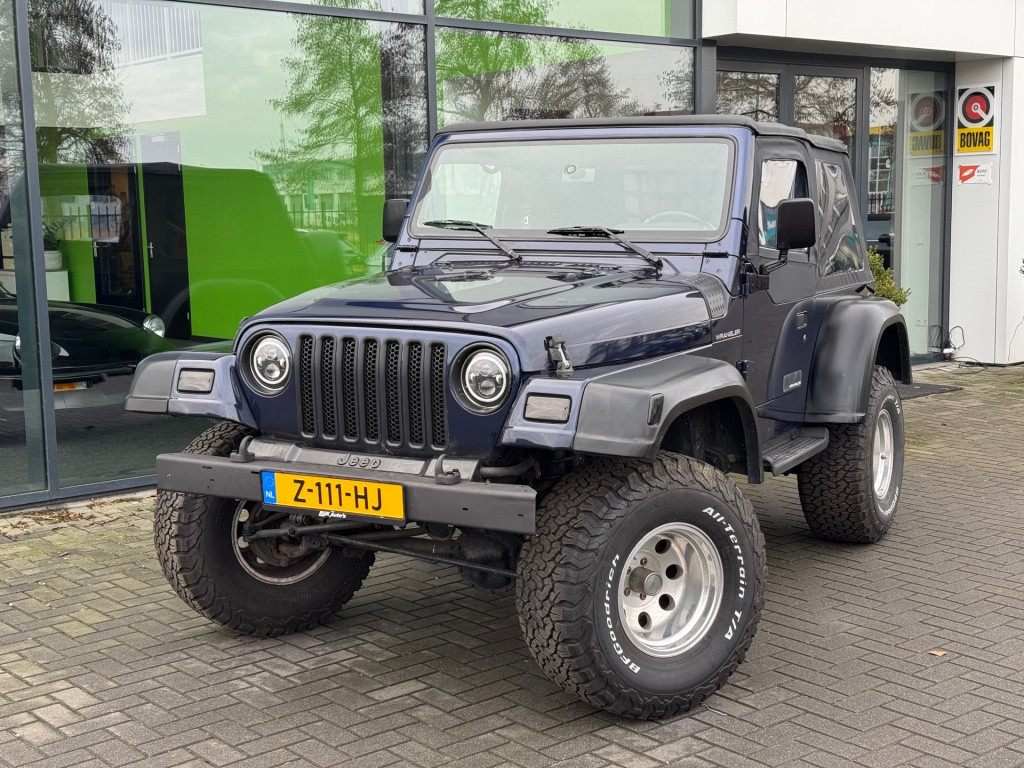 Jeep Wrangler 2.5i softtop + hardtop