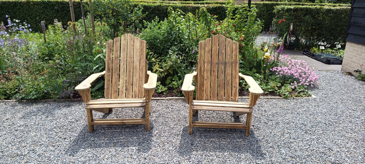 Mooie Pauwstoelen van Farmwood, compleet met kussens aangeboden.