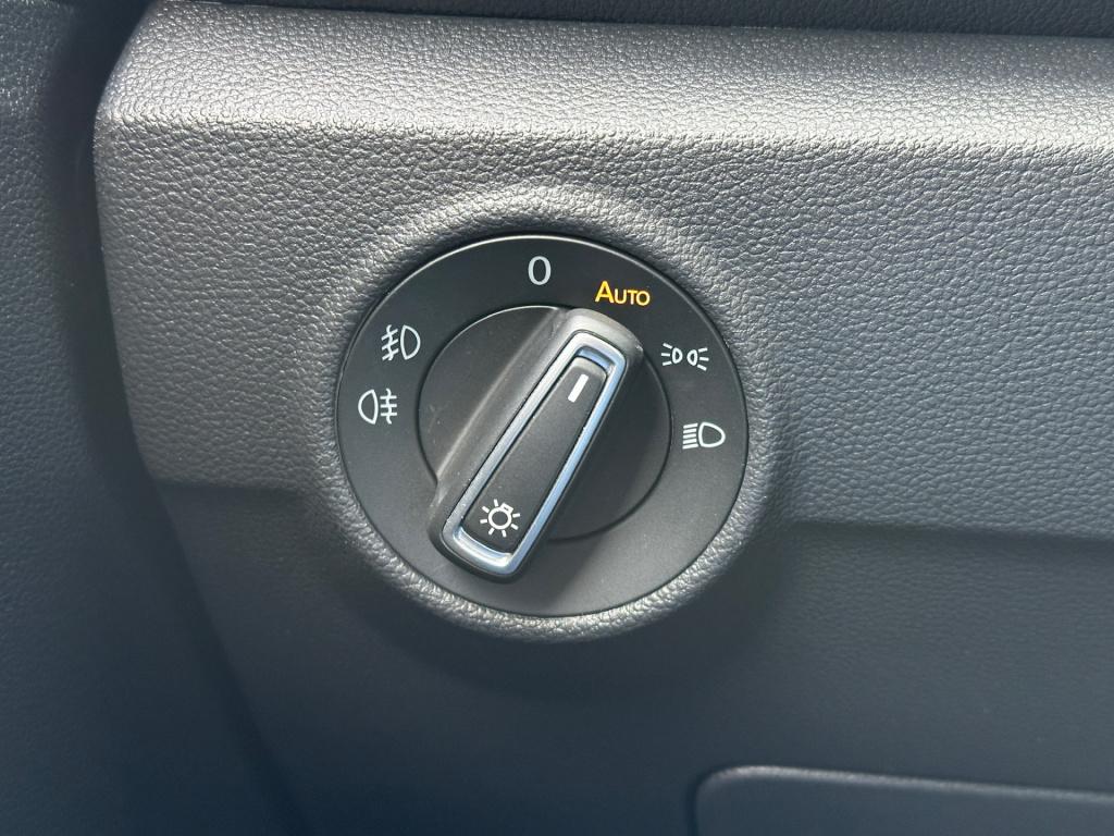 Volkswagen T-roc 1.5 tsi 150pk style | trekhaak | navi | camera | carplay |