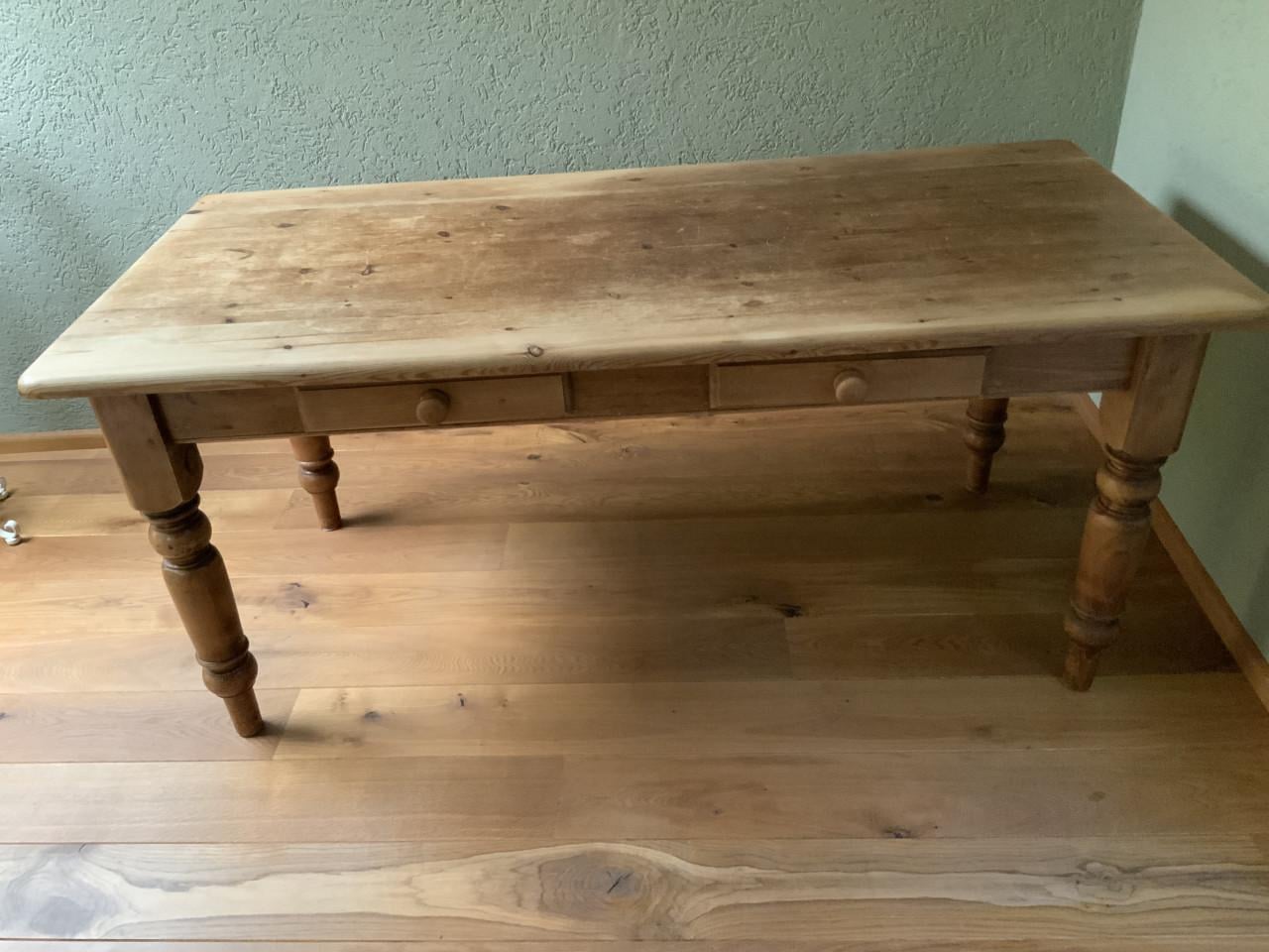 Eettafel van eikenhout