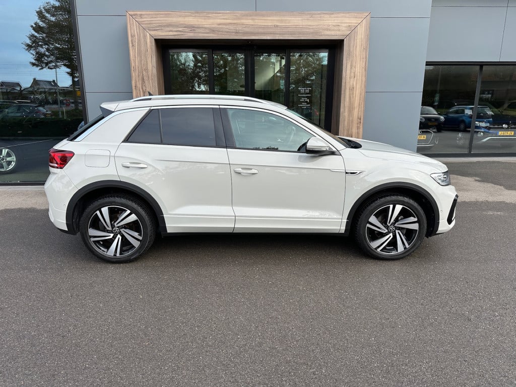 Volkswagen T-roc 1.5 tsi 150pk dsg r-line | camera | carplay | dode hoek | 