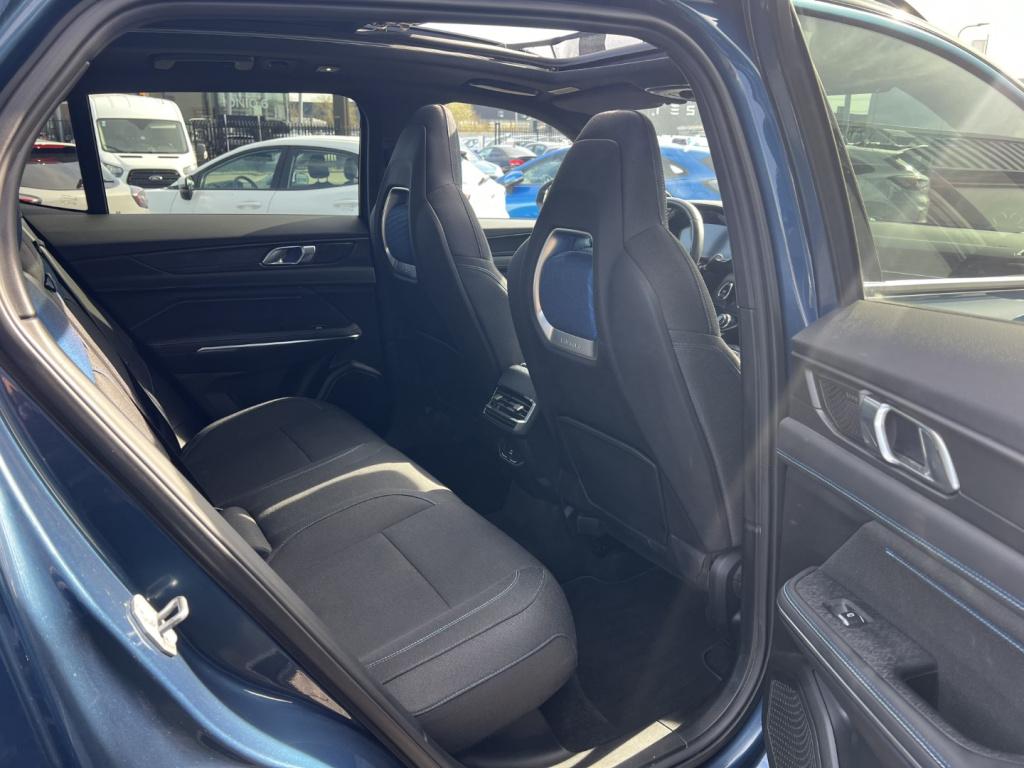 Lynk & Co 01 1.5 261pk phev plug inn hybrid , pano dak,car play, adaptive c