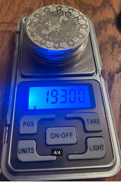 9 Zilveren munten zilvergehalte 999.