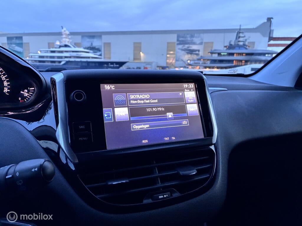 Peugeot 208, 1.2 PureTech Active km145.455 Nap Bj2015