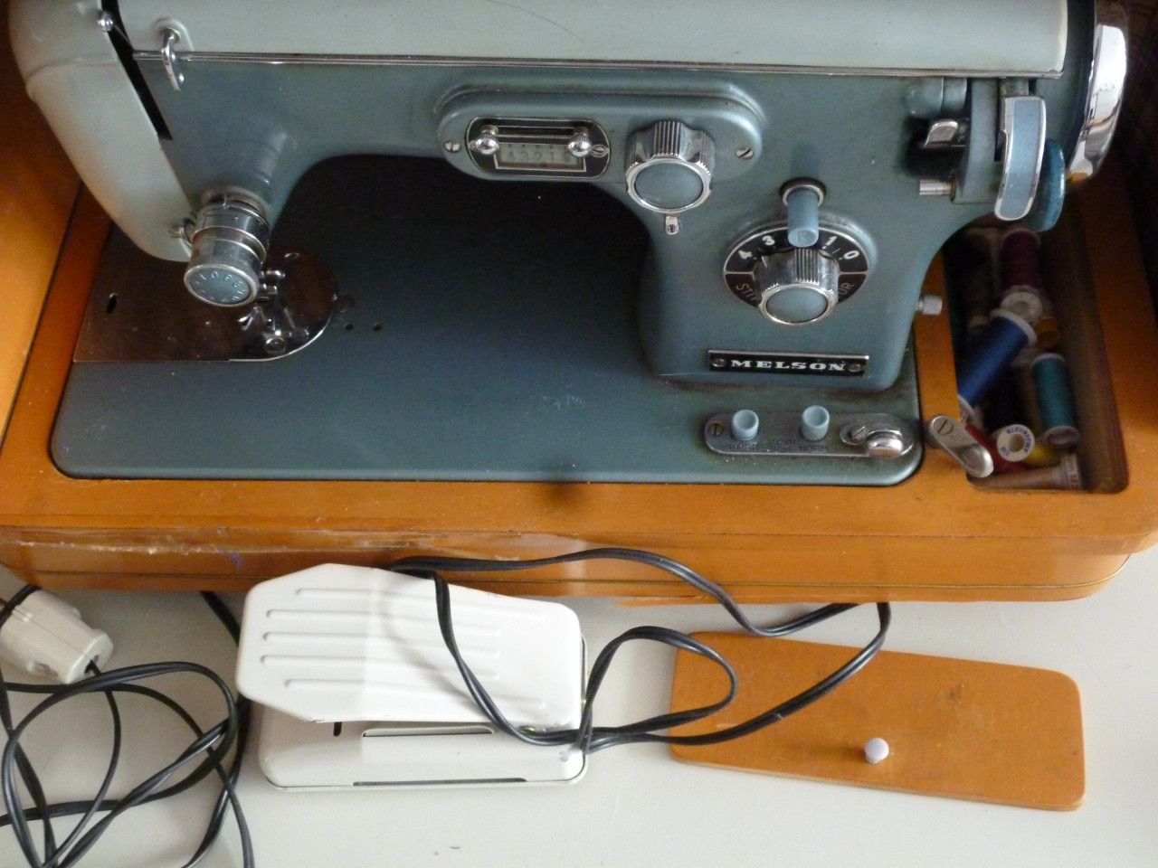 Vintage jaren 60 Melson Naaimachine
