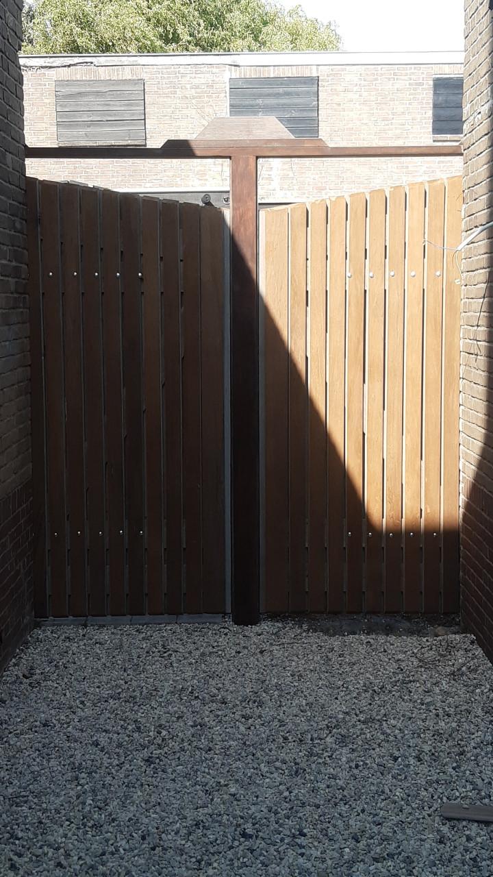 Vloerenleggen- schilder of timmerwerk