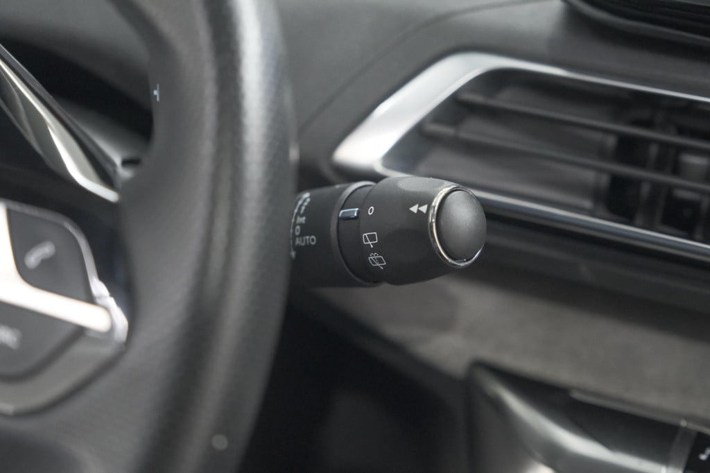 Peugeot 3008 1.6 puretech 180 gt | panoramadak | adaptieve cruise control |