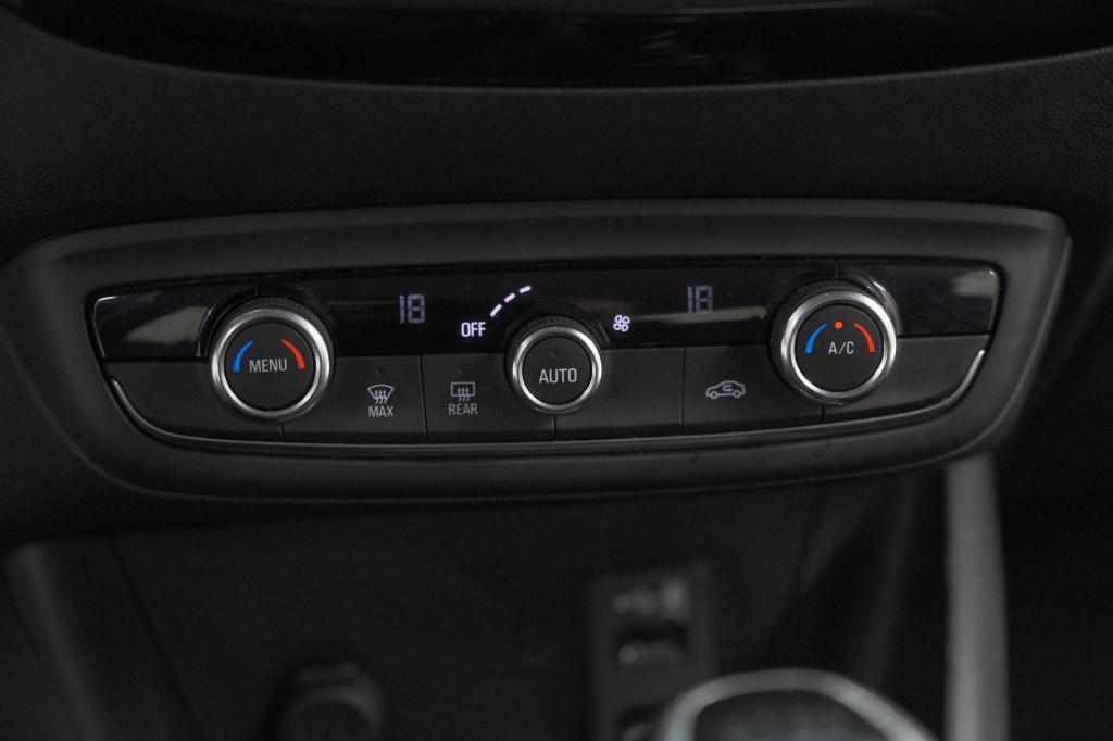 Opel Crossland X 110 turbo innovation | trekhaak | allseason | apple carpla