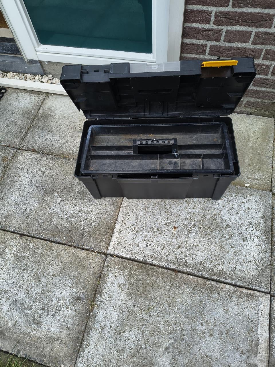 Kunststof gereedschapskoffer gratis op te halen