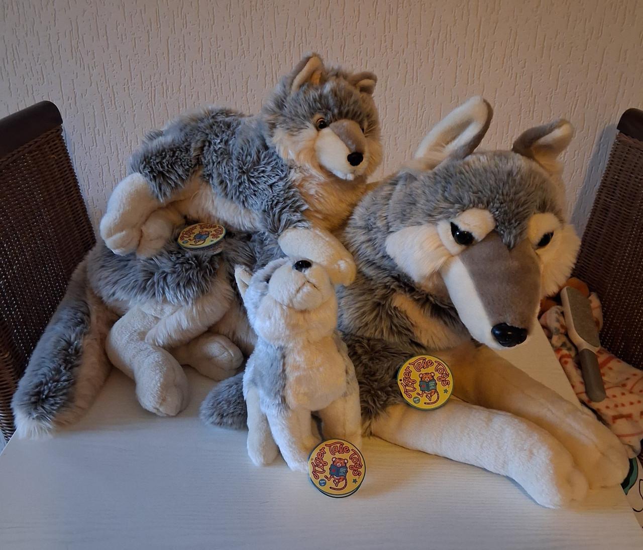 Wolven knuffels Tiger Tale Toys