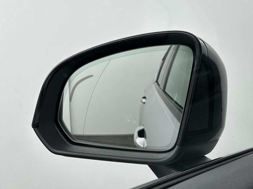 Volvo XC40 b4 197pk plus dark| pano| trekhaak| camera| elek.stoelen