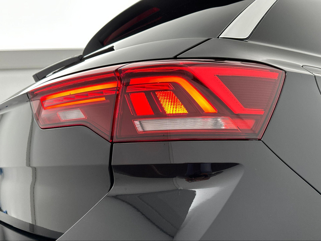 Volkswagen T-roc r-line-edition 1.5 110 kw / 150 pk tsi suv 7 versn