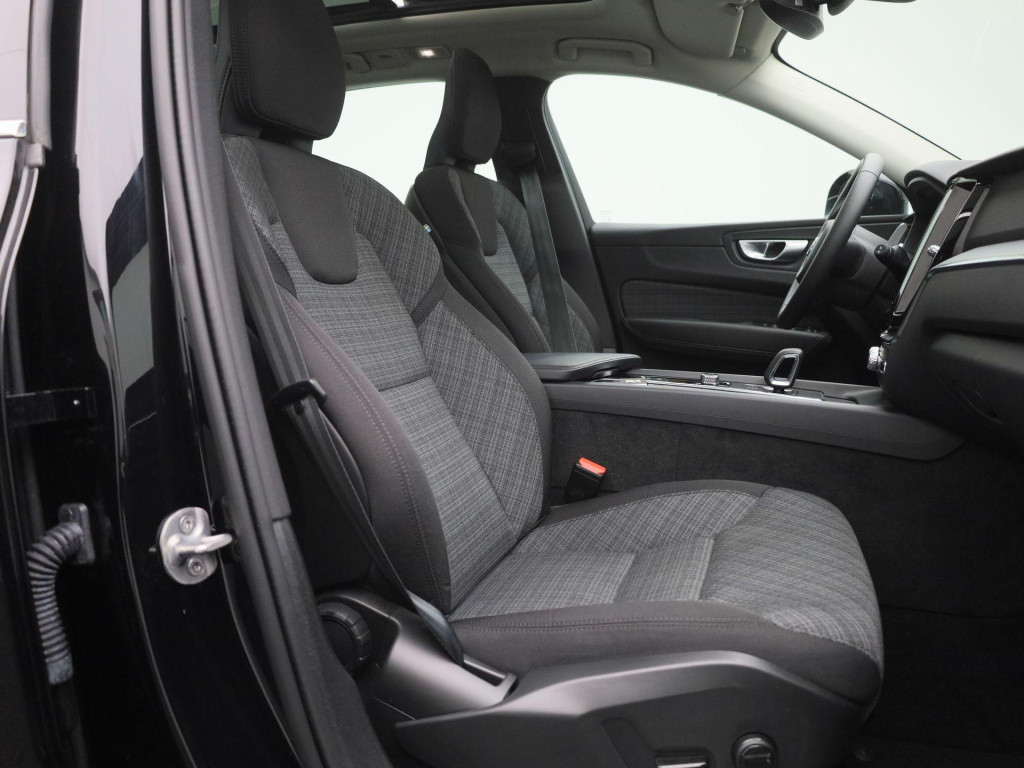 Volvo XC60 2.0 t6 plug-in hybrid awd core bright | long range | navigatie |