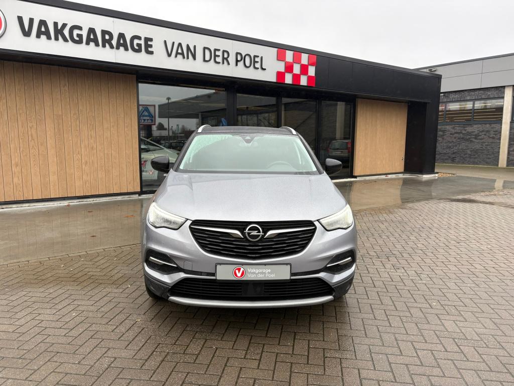 Opel Grandland X 1.2 turbo business executive