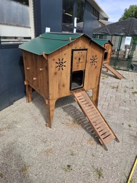 Demomodel Trespa Kippenhok / Cucciolotta Duplex 2XL € 1199,00