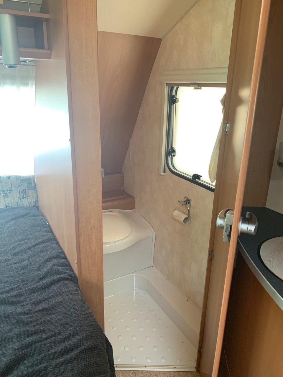 Caravan Kip Skyline 44 TDB Aircool Edition uit 2008