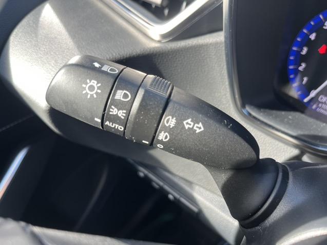 Toyota Corolla 1.8 hybrid comfort | 18" lmv | trekhaak | climate