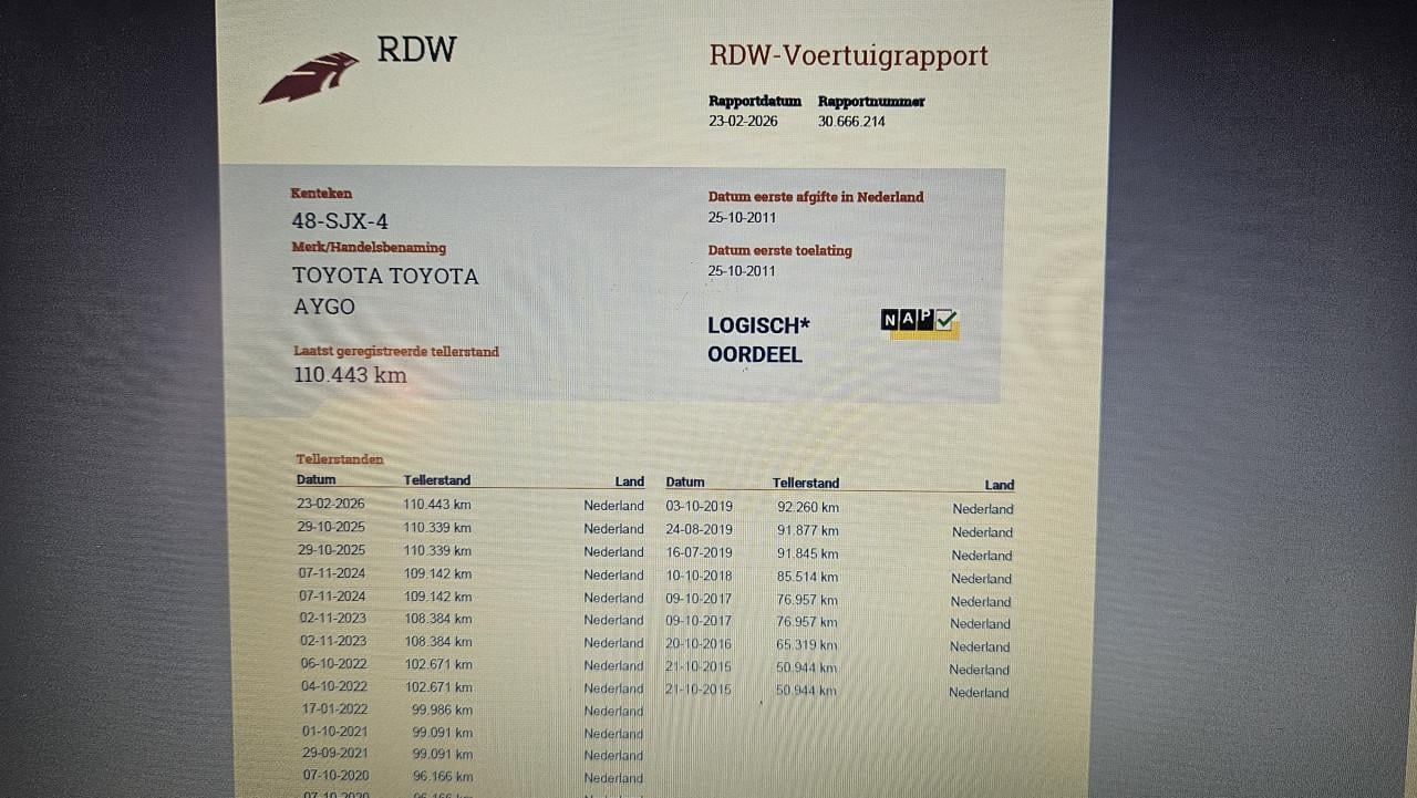 Zuinige 5drs TOYOTA AYGO 1.0 vvti Comfort Navigator 2011 / NL AUTO / NAP